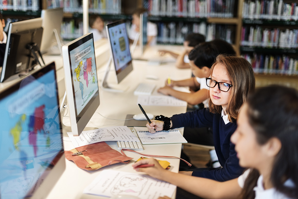COMO A TECNOLOGIA TEM IMPACTADO A EDUCA O Tudo Em Placas De E V A