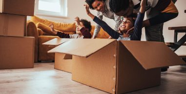 CRIANÇAS EM CASA E SEM AULA ATÉ O FIM DO ANO? VEJA FORMAS SIMPLES (E EFICAZES) DE MANTÊ-LAS ENTRETIDAS!