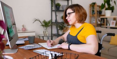 SEJA BEM-VINDO À ERA DOS CURSOS ON-LINE (E DESCUBRA DE QUE FORMA VOCÊ PODE TIRAR PROVEITO DELES)